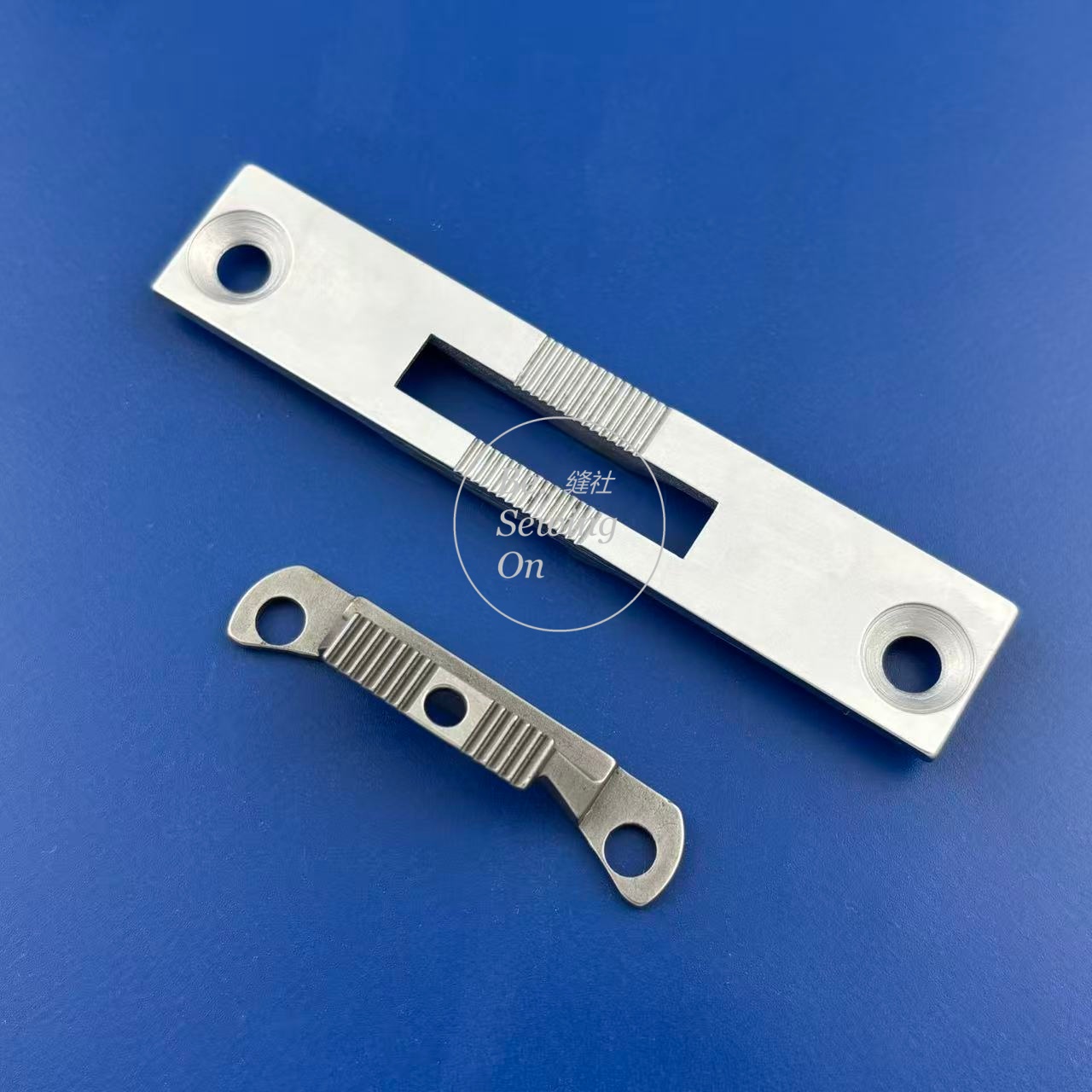 402-21224 Throat Plate 402-211 - Leather Needle Heavy recension och pris